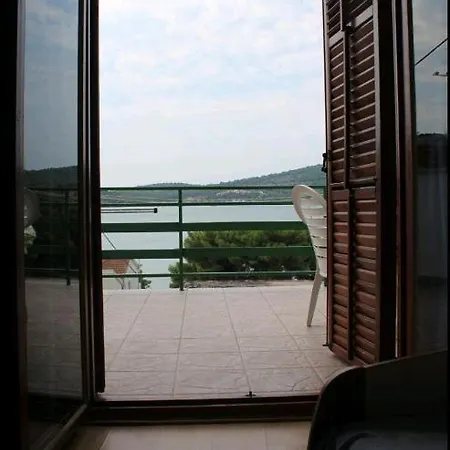 Josip With Beautiful Sea View דירה