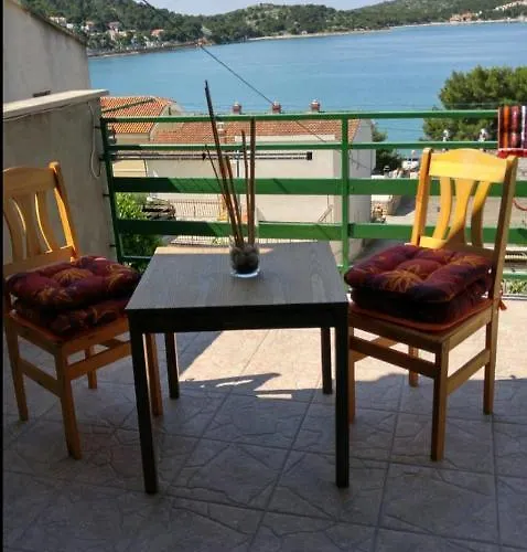 アパート Josip With Beautiful Sea View ティスノ